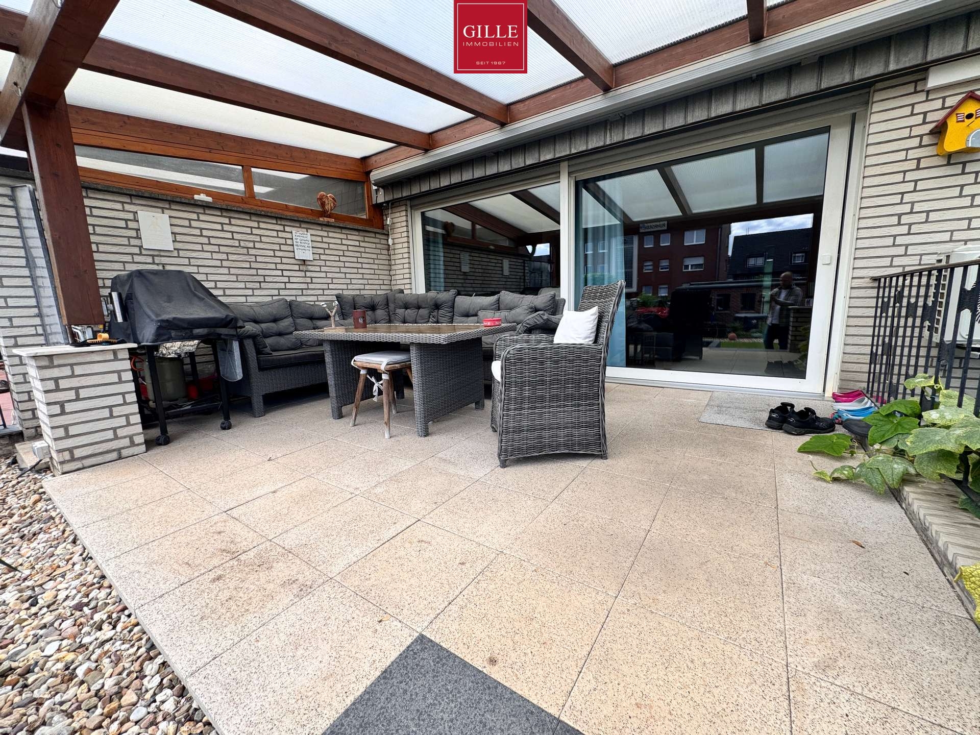 Ansicht 4 von: Gepflegtes Reihenmittelhaus mit großzügigem Wohnbereich und Doppelgarage in Neuss-Holzheim